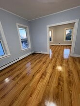 29 Oak St, Unit Large 3 Bedroom Apartment in Gardner, MA - Foto de edificio - Building Photo