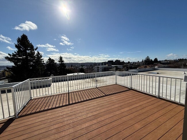 property at 800 N Allen Pl