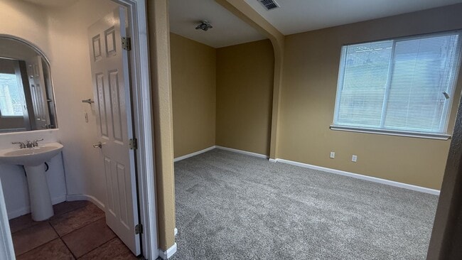 2614 Covelite Way in Antioch, CA - Foto de edificio - Building Photo