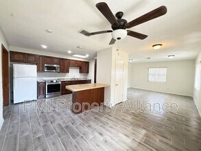 1527 Leeway Ave in Orlando, FL - Building Photo - Building Photo