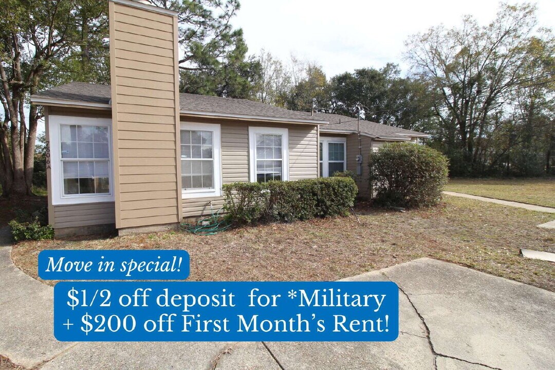 7806 Calahan Pl in Pensacola, FL - Building Photo