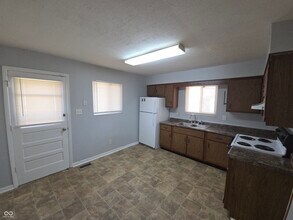 1256 N Ridgeview Dr in Indianapolis, IN - Building Photo - Building Photo