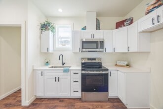 1120 W 8th St in Port Angeles, WA - Building Photo - Building Photo