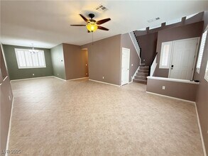 5057 Shadow Valley St in Las Vegas, NV - Building Photo - Building Photo
