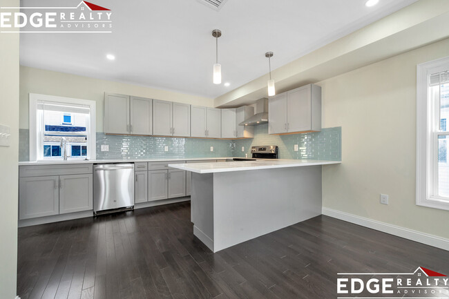 43 Wright Ave, Unit 2