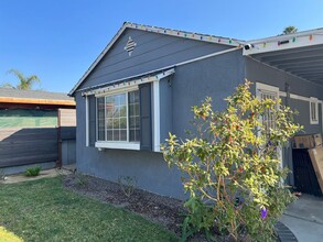 13292 Rangoon St in Los Angeles, CA - Foto de edificio - Building Photo