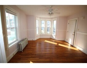 90 Mt Vernon St-Unit -1 in Lowell, MA - Building Photo - Building Photo