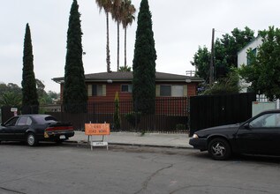 University Apartments in San Diego, CA - Foto de edificio - Building Photo
