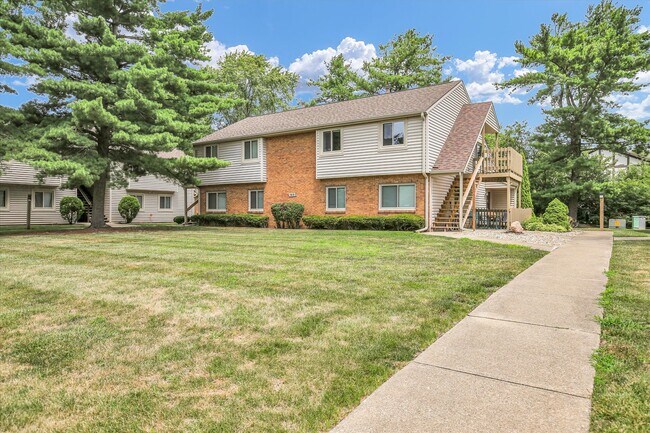 property at 1613 Lyndhurst W Dr