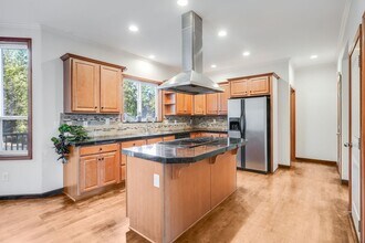 33 SE 218th Ave in Gresham, OR - Building Photo - Building Photo