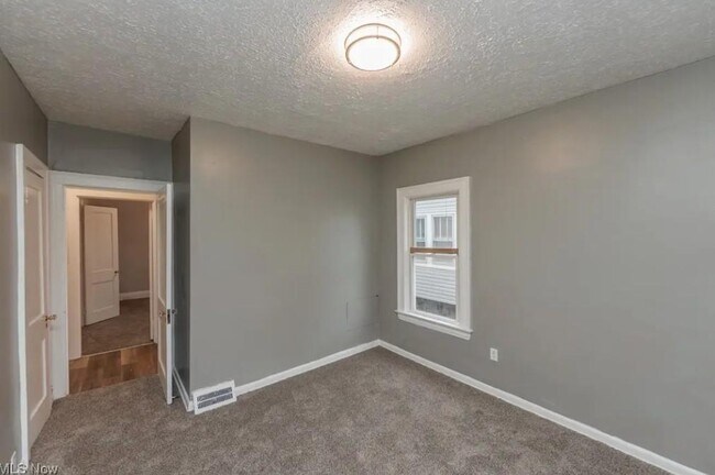 3318 W 94th St in Cleveland, OH - Building Photo - Building Photo