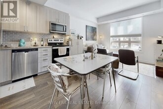 4015 Hickory Dr in Mississauga, ON - Building Photo - Building Photo