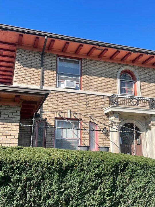 1192 Overlook Ave, Unit Mcmillan housing in Cincinnati, OH - Foto de edificio