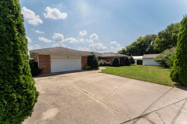 603 W Water St in Newburgh, IN - Building Photo - Building Photo