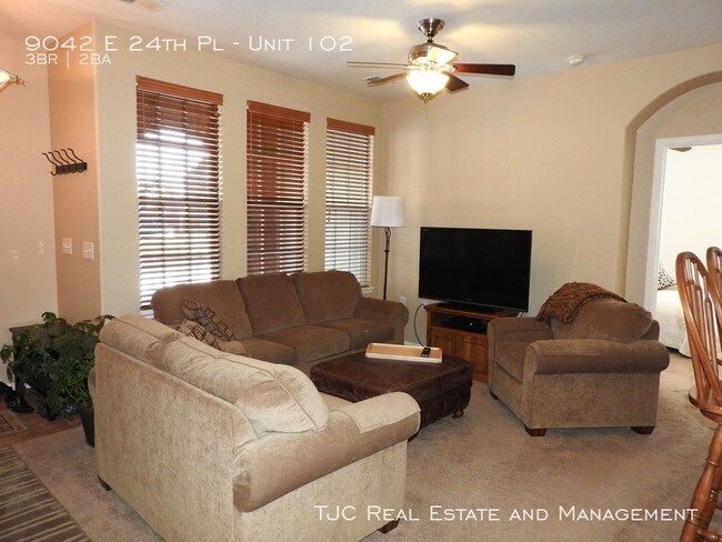 9042 E 24th Pl-Unit -Unit 102 in Denver, CO - Building Photo - Building Photo