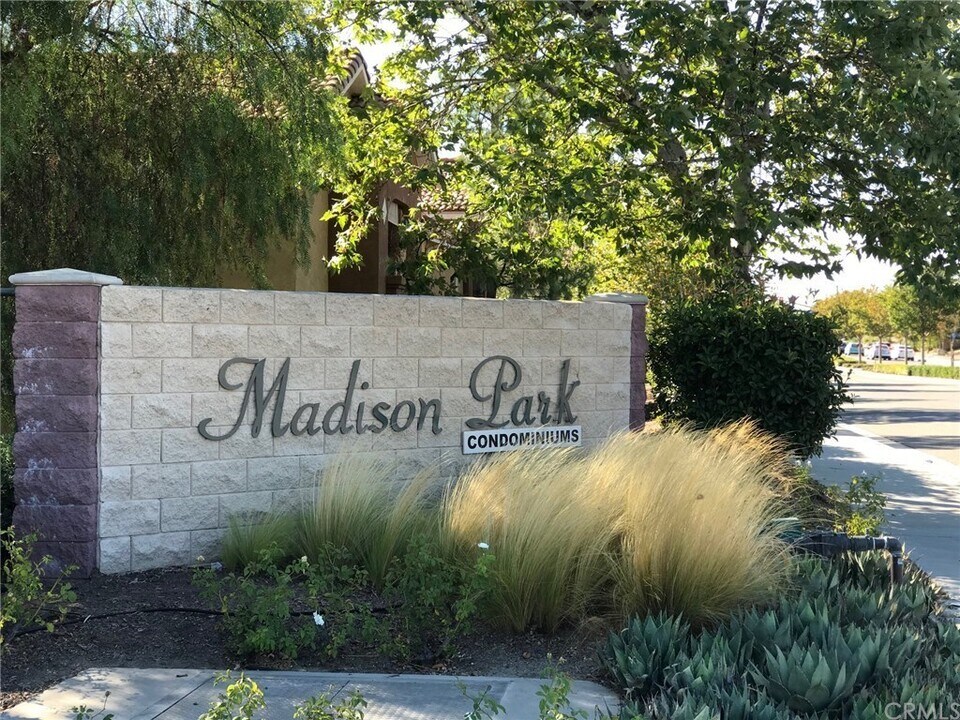 24909 Madison Ave in Murrieta, CA - Building Photo