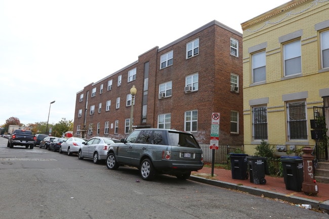 334 V St NW