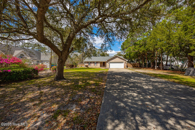 111 Whitewater Cove in Newport, NC - Building Photo - Building Photo