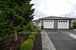 813 E Cedar St in Sequim, WA - Building Photo