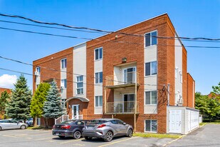 5371 Milan in Brossard, QC - Building Photo