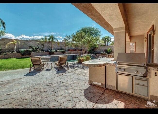 108 Clearwater in Rancho Mirage, CA - Building Photo - Building Photo