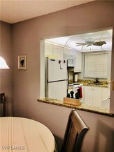 200 Turtle Lake Ct in Naples, FL - Foto de edificio - Building Photo
