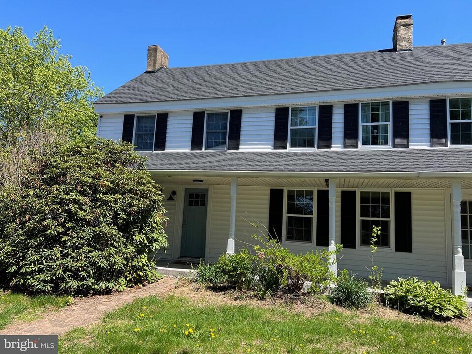 244 Durham Rd in Ottsville, PA - Building Photo