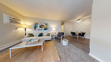 Broadway Crossing Apartments in Merrillville, IN - Building Photo - Building Photo