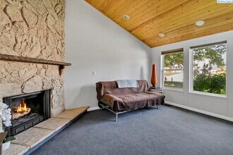 141 S Travis Ln in Kennewick, WA - Building Photo - Building Photo