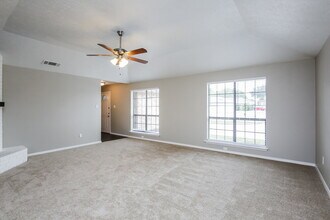 3306 Seaboard Dr in Arlington, TX - Foto de edificio - Building Photo