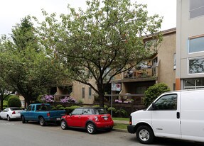984 W 7th Ave in Vancouver, BC - Building Photo