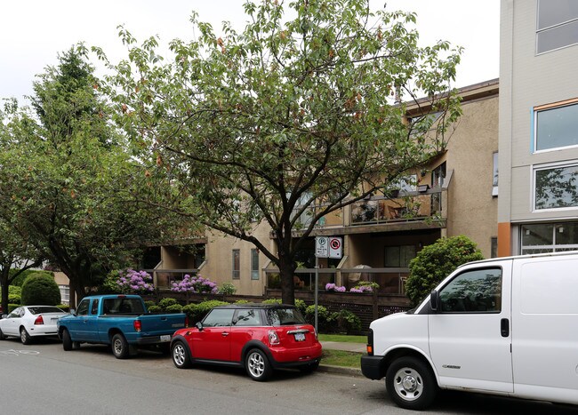 984 W 7th Ave in Vancouver, BC - Building Photo - Primary Photo