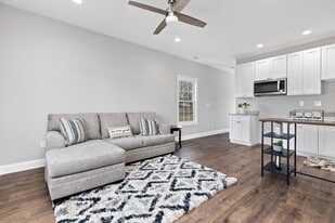 1013 B St in Waynesboro, VA - Building Photo