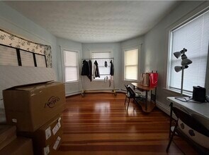 25 Hawthorne St in Malden, MA - Building Photo - Building Photo