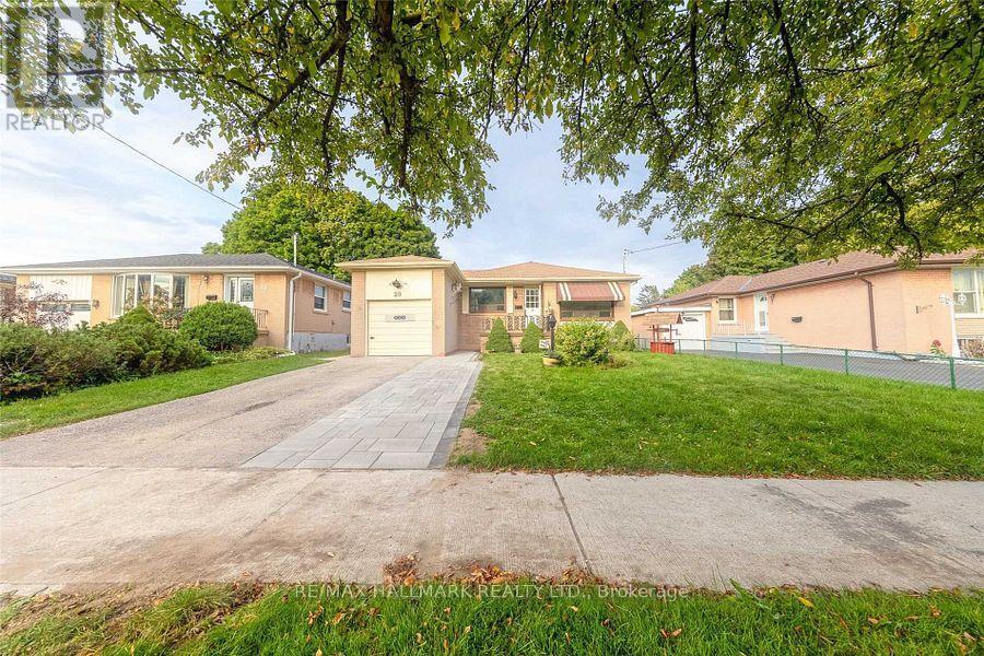 20 Pixley Crescent in Toronto, ON - Building Photo