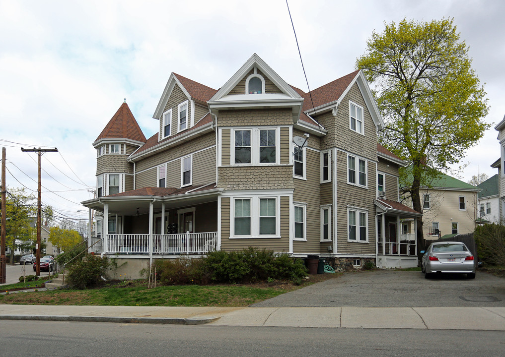 342-344 Crescent St in Waltham, MA - Building Photo