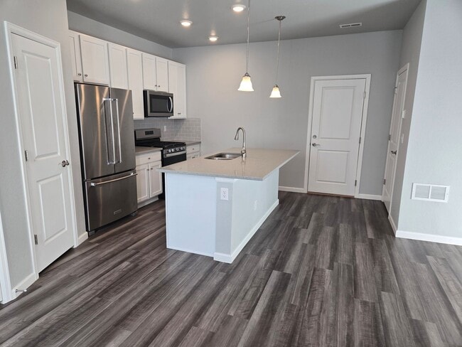 1830 S Poplar Ct in Denver, CO - Building Photo - Building Photo