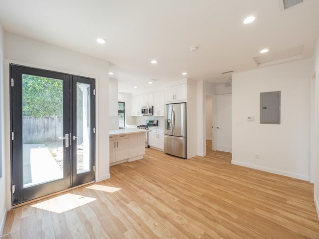 property at 10618 Ayres Ave