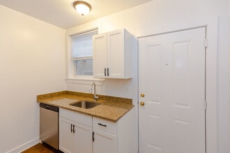 2242 N Monticello Ave in Chicago, IL - Building Photo - Building Photo