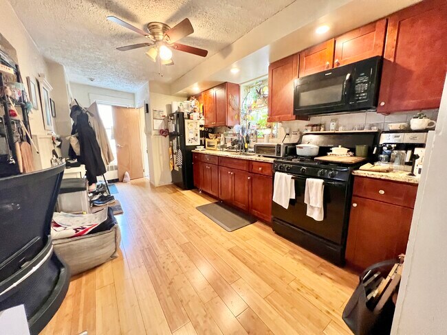 33 North Sq, Unit 2