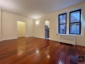 West 10th Street, Unit 5A in New York, NY - Building Photo