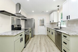 2714 Athens Pl in Charlotte, NC - Building Photo - Building Photo