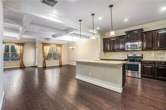 2269 W Village Ln in Smyrna, GA - Building Photo - Building Photo