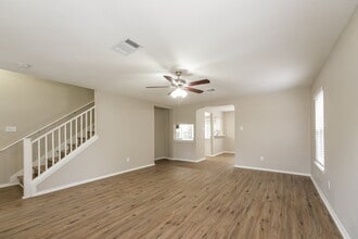 2016 Continental Pass in Cedar Park, TX - Foto de edificio - Building Photo