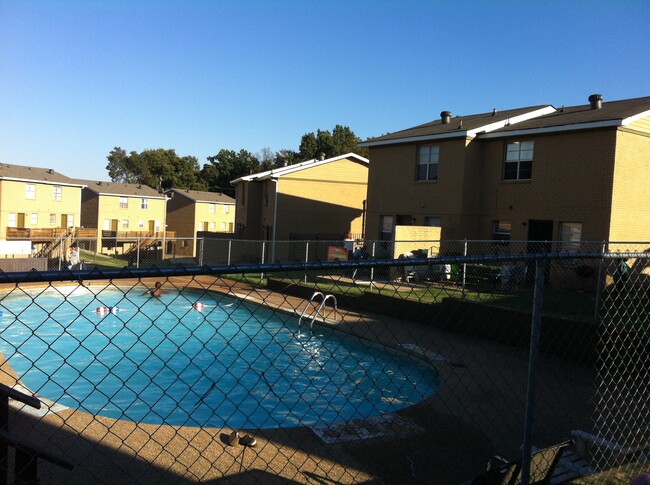 Sundance Townhomes in Jonesboro, AR - Foto de edificio - Building Photo