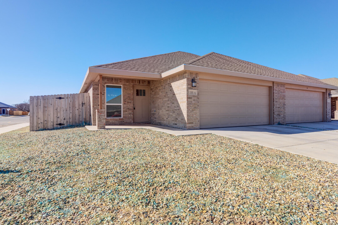 1101 N Englewood Ave in Lubbock, TX - Building Photo