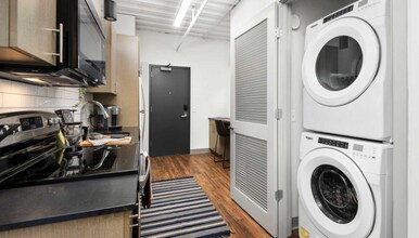 993 W Dakin St in Chicago, IL - Building Photo - Building Photo