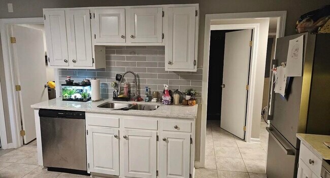 520 Beech St in Manchester, NH - Building Photo - Building Photo