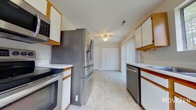 2465 Stratford Crossing Dr in Winston-Salem, NC - Building Photo - Building Photo