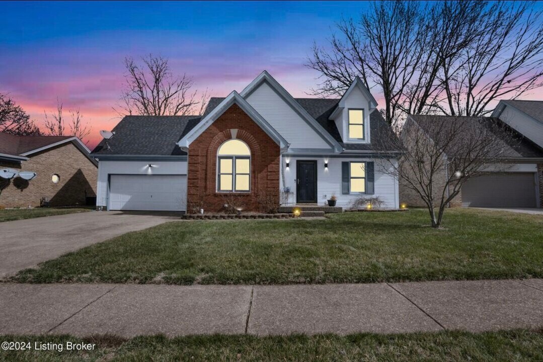 10701 Grecian Rd in Louisville, KY - Building Photo